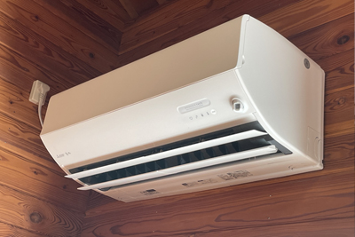 エアコン新規設置工事。