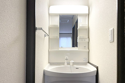 洗面化粧台のリフォーム、お問い合わせ下さい。